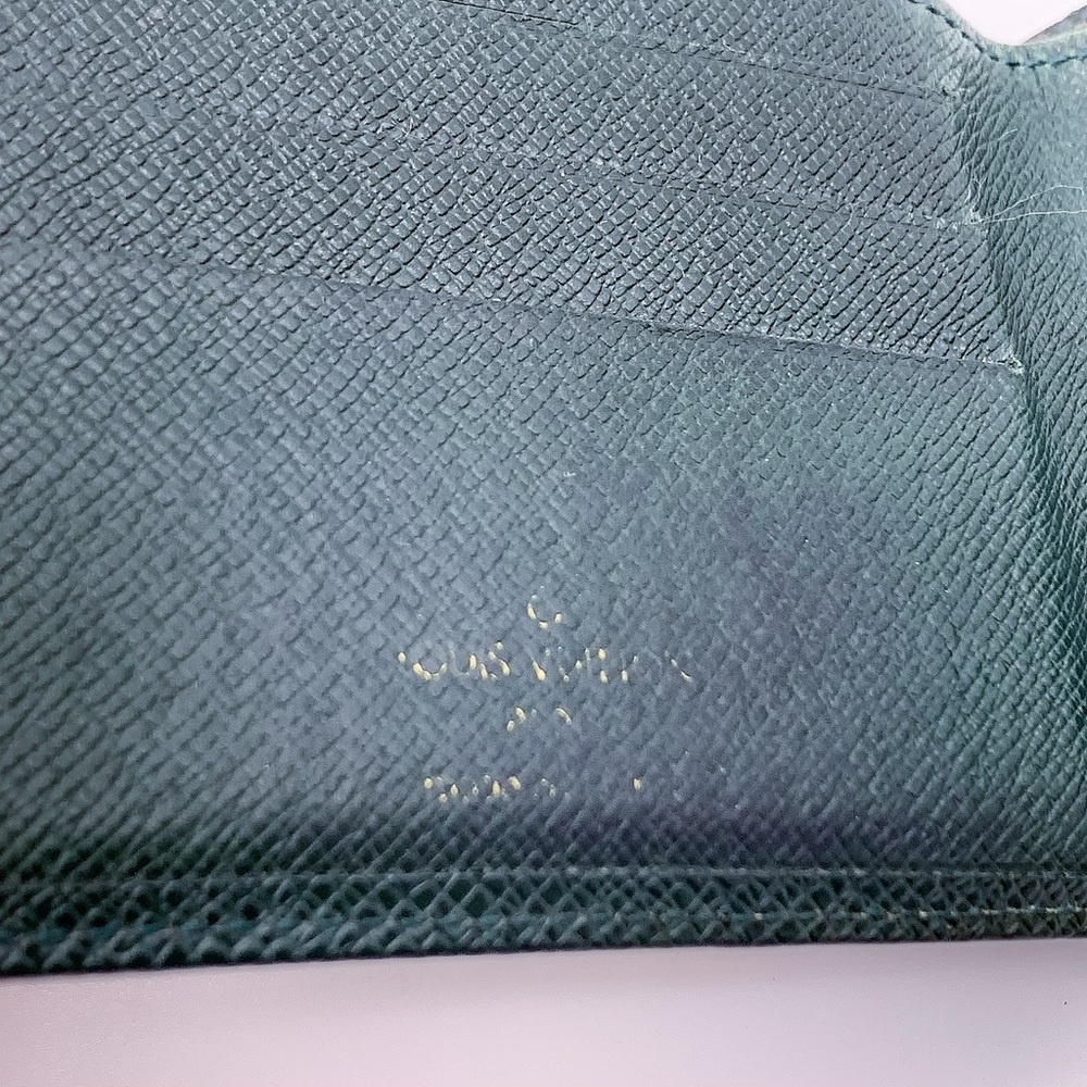 Louis Vuitton Six-Cards Bifold Pebbled Leather Wallet in Dark Green - Picture 7 of 14